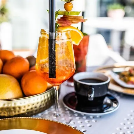 W Amber Park Apartment *