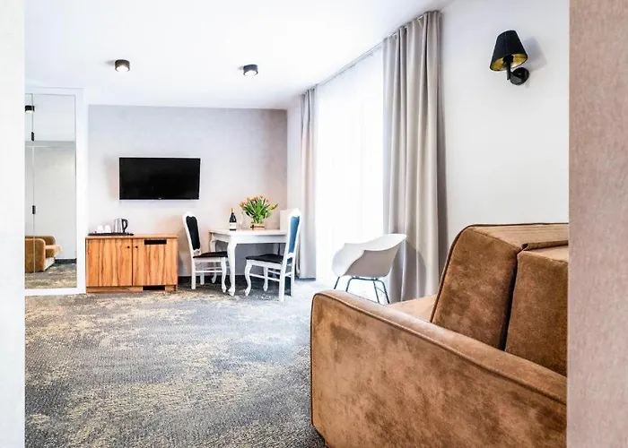 W Amber Park アパート ニエホジェ